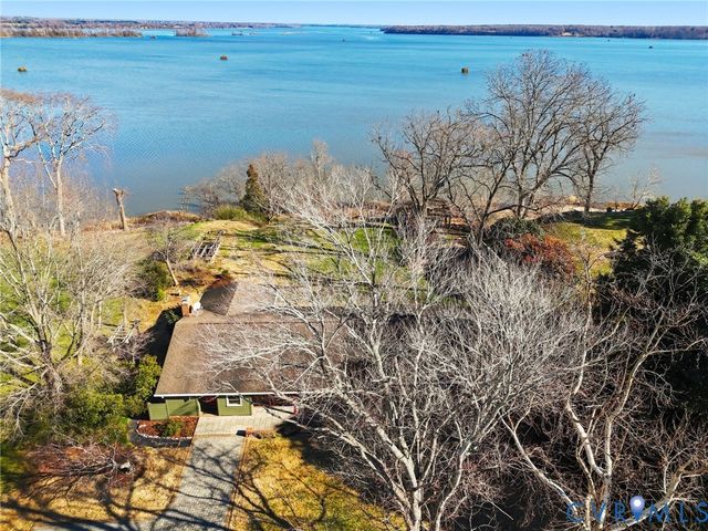 1209 Marl Bank Dr, North Prince George, VA 23860