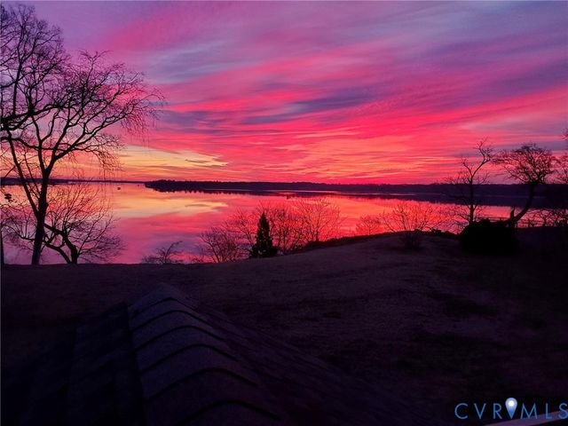 1209 Marl Bank Dr, North Prince George, VA 23860