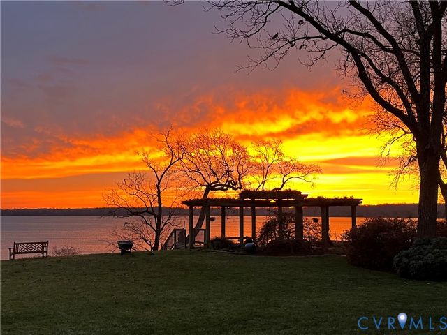 1209 Marl Bank Dr, North Prince George, VA 23860