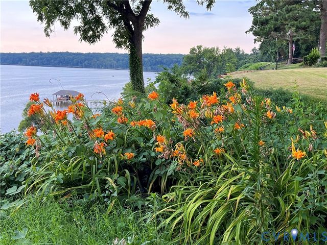 1209 Marl Bank Dr, North Prince George, VA 23860