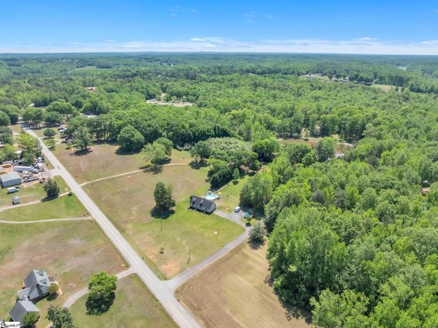 15 Hoedad Drive, Fountain Inn, SC 29644