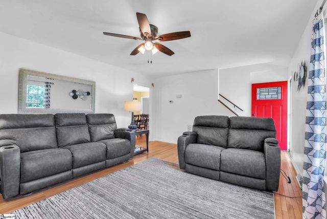 15 Hoedad Drive, Fountain Inn, SC 29644