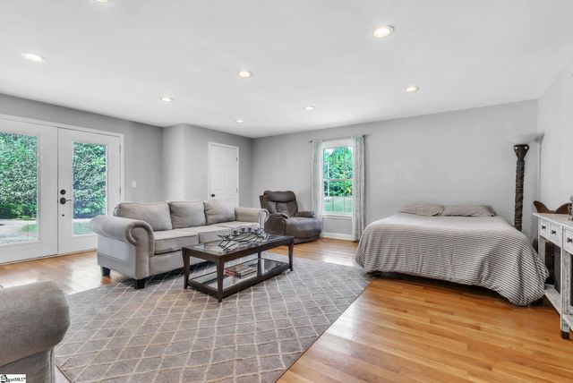 15 Hoedad Drive, Fountain Inn, SC 29644