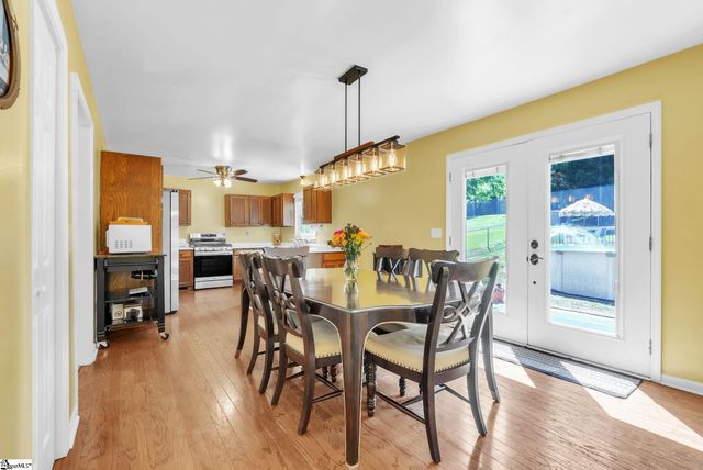 15 Hoedad Drive, Fountain Inn, SC 29644
