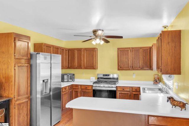 15 Hoedad Drive, Fountain Inn, SC 29644