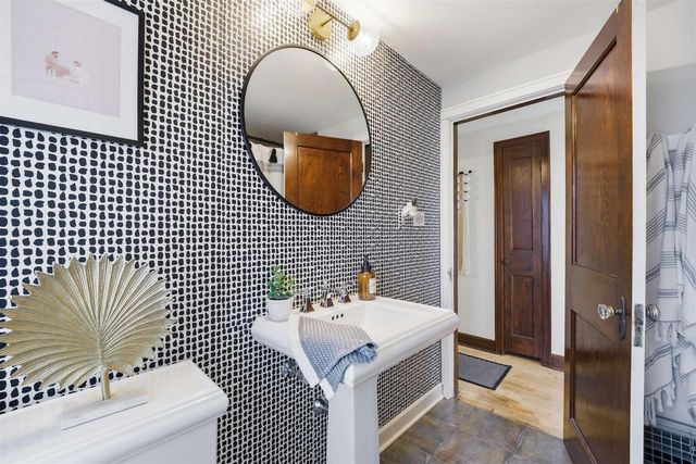 614 E GRANT STREET, Appleton, WI 54911