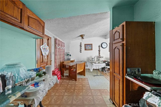 526 Nottingham Avenue, Santa Ana, CA 92703
