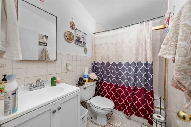 526 Nottingham Avenue, Santa Ana, CA 92703