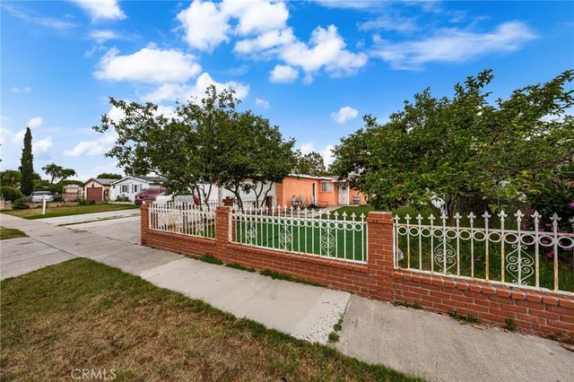 526 Nottingham Avenue, Santa Ana, CA 92703
