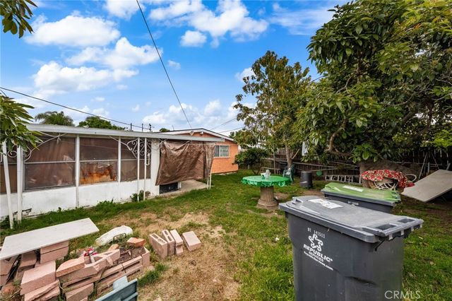 526 Nottingham Avenue, Santa Ana, CA 92703