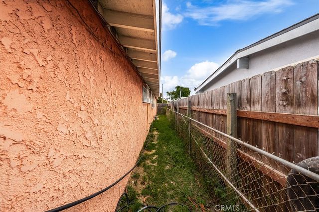 526 Nottingham Avenue, Santa Ana, CA 92703