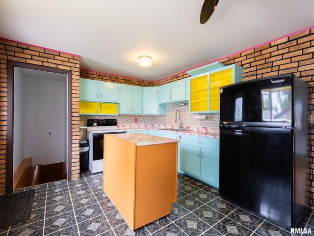 2283 KNOLLAIRE Drive, Washington, IL 61571