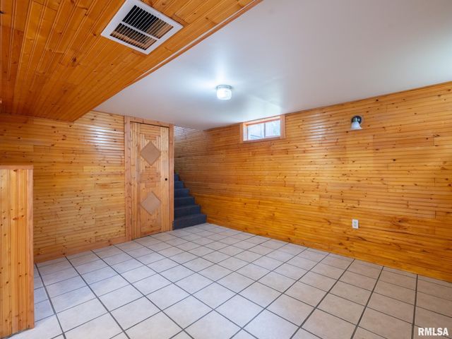 2283 KNOLLAIRE Drive, Washington, IL 61571