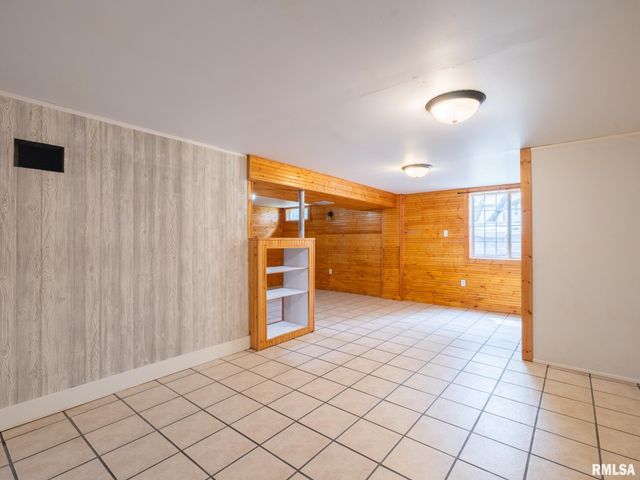 2283 KNOLLAIRE Drive, Washington, IL 61571