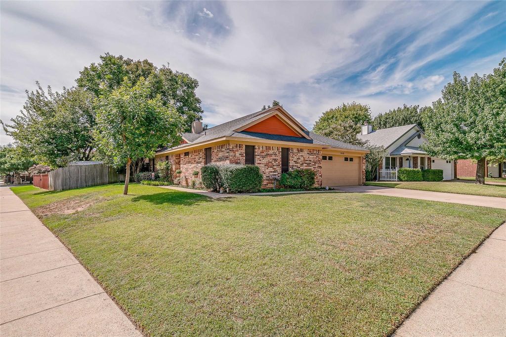 1440 Thistlewood Lane, Grapevine, TX 76051