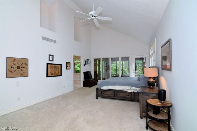 13540 Ledgebrook Lane, Chagrin Falls, OH 44022