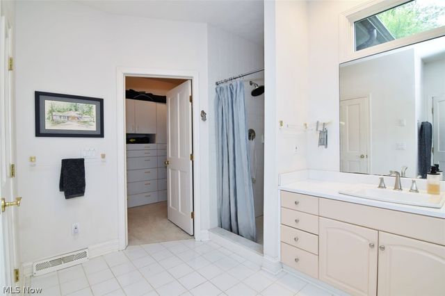 13540 Ledgebrook Lane, Chagrin Falls, OH 44022