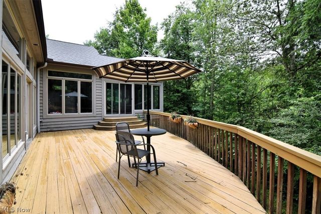 13540 Ledgebrook Lane, Chagrin Falls, OH 44022