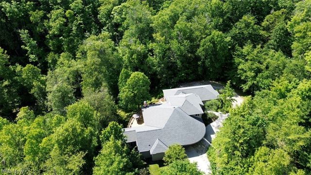 13540 Ledgebrook Lane, Chagrin Falls, OH 44022