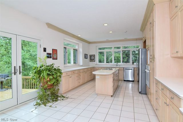 13540 Ledgebrook Lane, Chagrin Falls, OH 44022