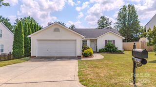 1975 8th Street Lane SE, Hickory, NC 28602