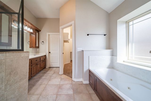 1105 Kelsi Drive, Moore, OK 73160