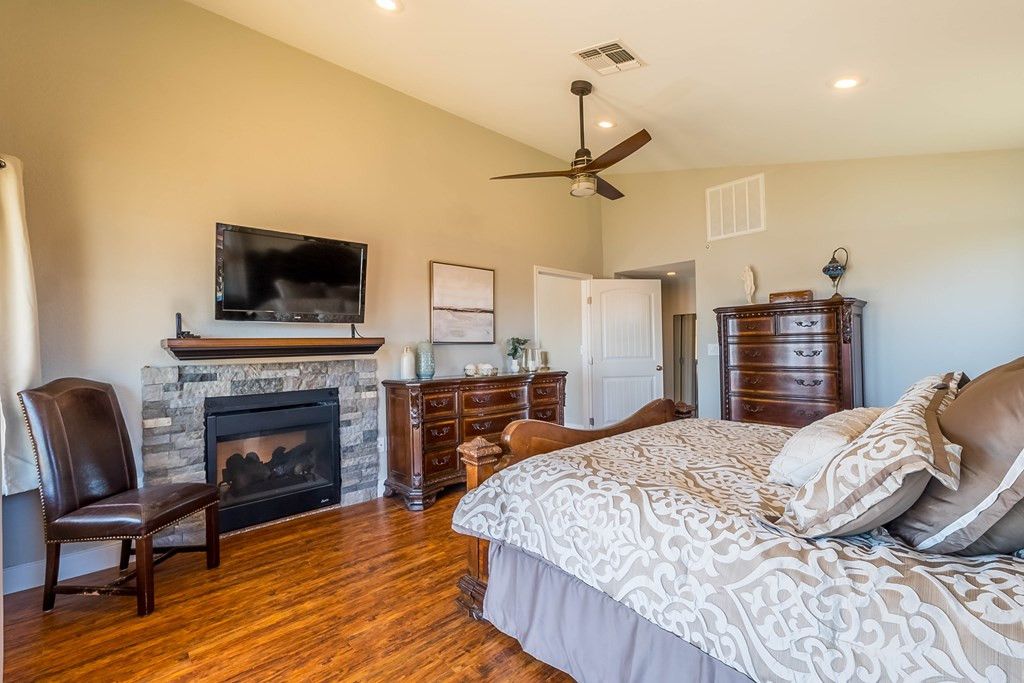 Image 10 of property listing at 2029 American Legion Road, San Angelo, TX 76904