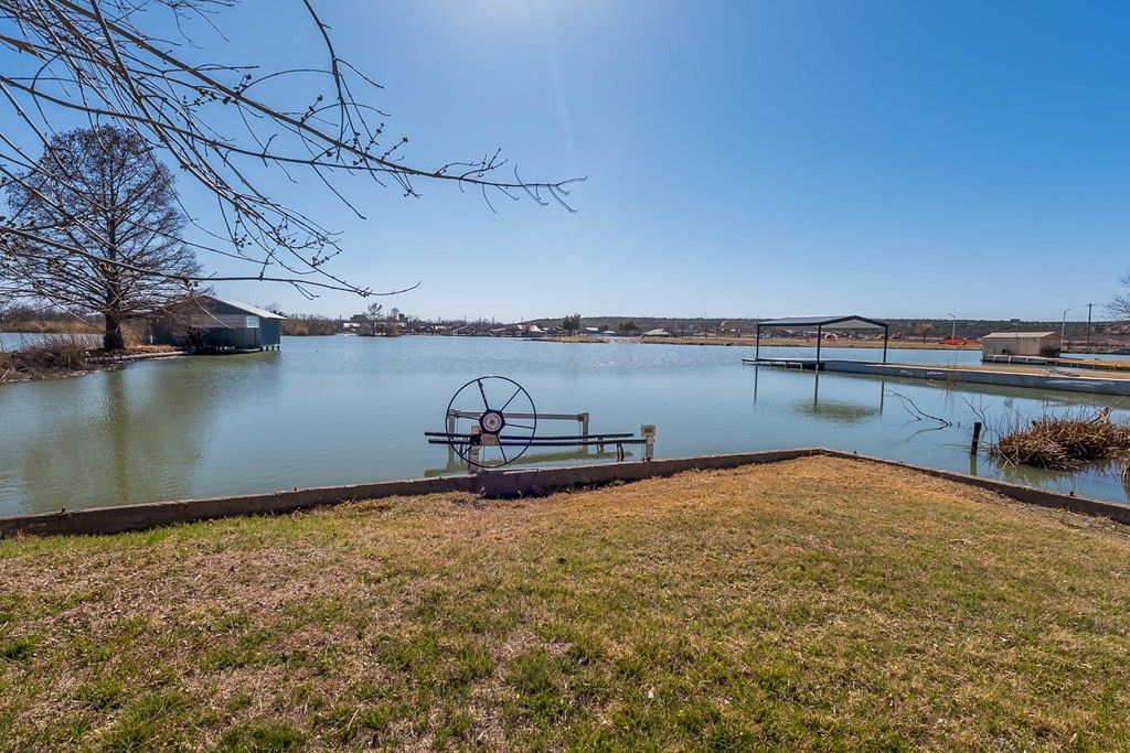 Image 19 of property listing at 2029 American Legion Road, San Angelo, TX 76904