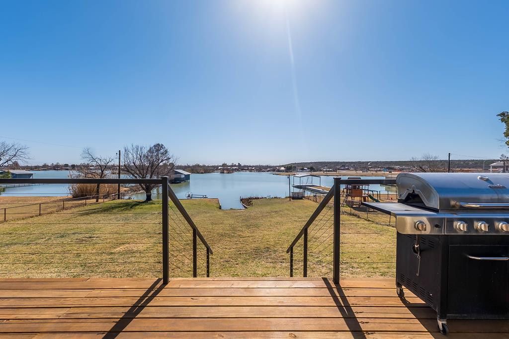 Image 2 of property listing at 2029 American Legion Road, San Angelo, TX 76904