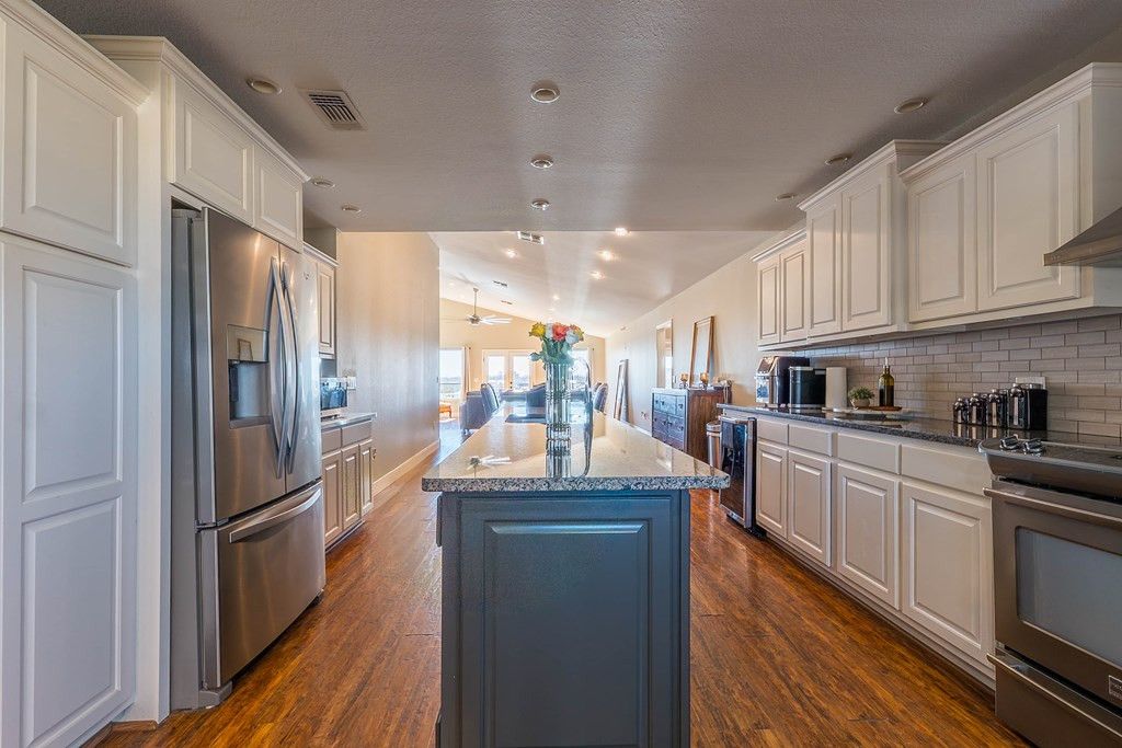 Image 4 of property listing at 2029 American Legion Road, San Angelo, TX 76904