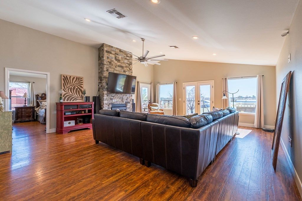 Image 9 of property listing at 2029 American Legion Road, San Angelo, TX 76904