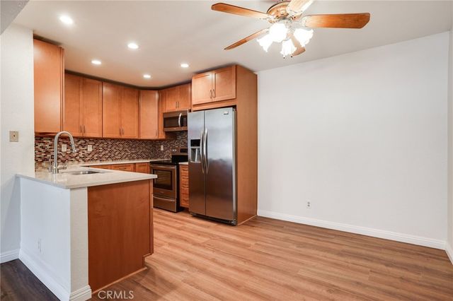 21372 Brookhurst 121, Huntington Beach, CA 92646