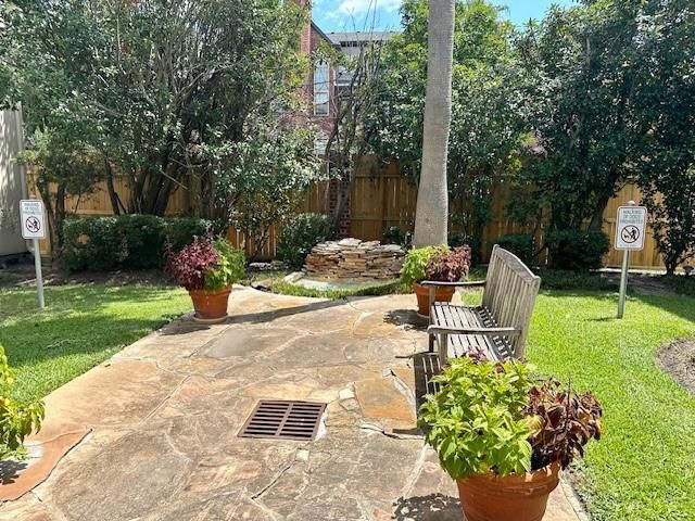 2333 Bering Drive 311, Houston, TX 77057