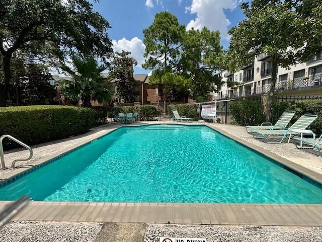 2333 Bering Drive 311, Houston, TX 77057