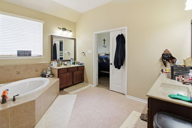 2511 Slice Right Circle, Houston, TX 77089