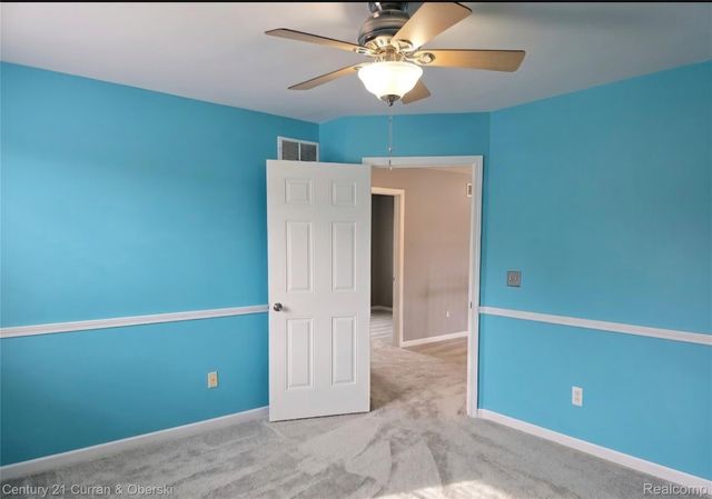 23756 Waterview Dr, Huron Charter Township, MI 48164