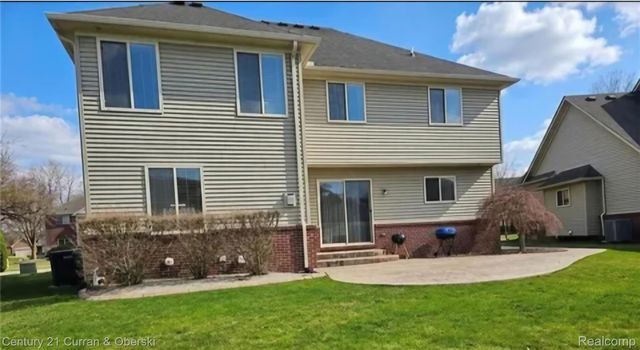 23756 Waterview Dr, Huron Charter Township, MI 48164
