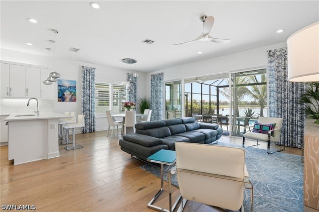 12352 Dahlia CT, Naples, FL 34120