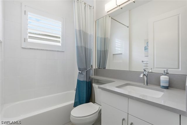 12352 Dahlia CT, Naples, FL 34120