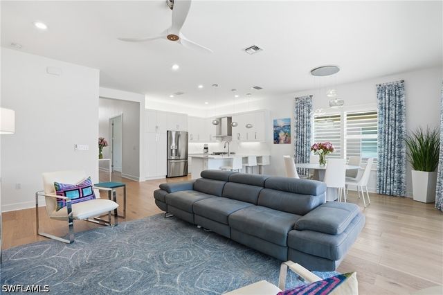 12352 Dahlia CT, Naples, FL 34120