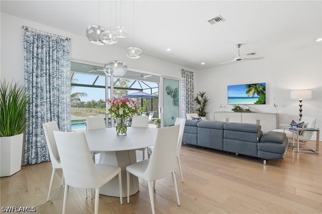 12352 Dahlia CT, Naples, FL 34120