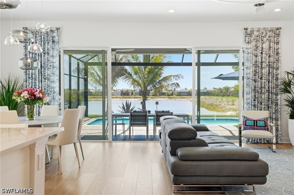 12352 Dahlia CT, Naples, FL 34120