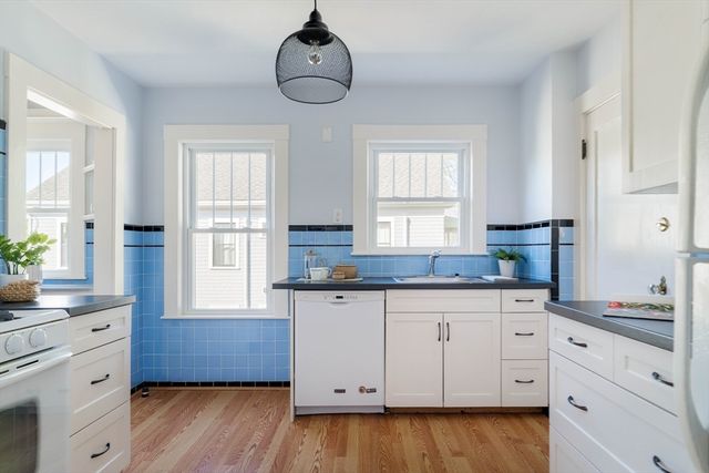 16 Arborough 2, Boston, MA 02131