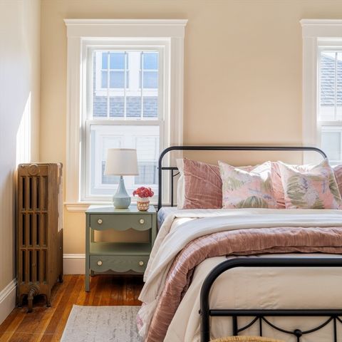 16 Arborough 2, Boston, MA 02131