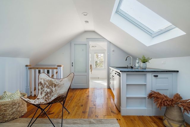16 Arborough 2, Boston, MA 02131
