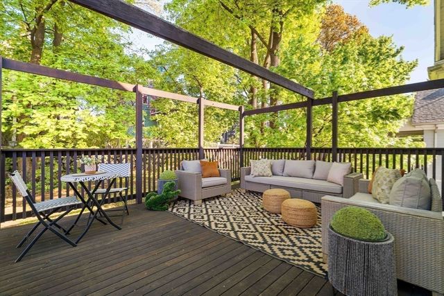 16 Arborough 2, Boston, MA 02131