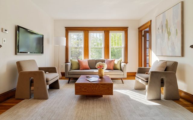 16 Arborough 2, Boston, MA 02131