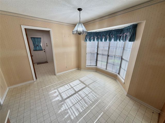 3 S Erik Drive, Angleton, TX 77515