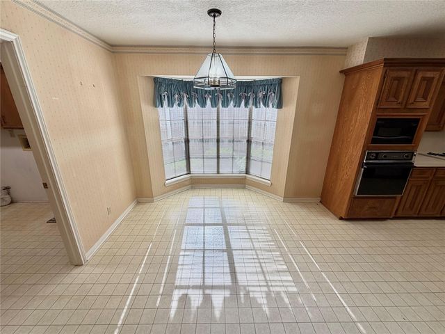 3 S Erik Drive, Angleton, TX 77515