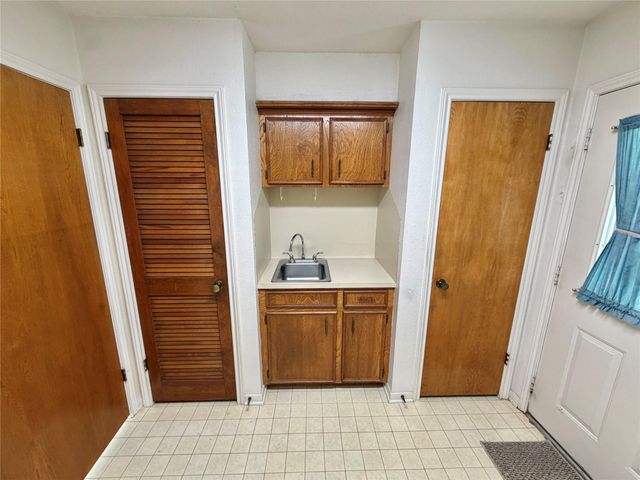 3 S Erik Drive, Angleton, TX 77515